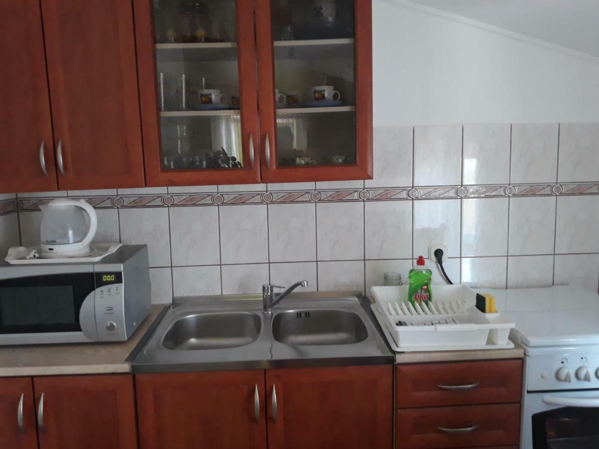 Ana & Stela Apartment Karlobag Luaran gambar